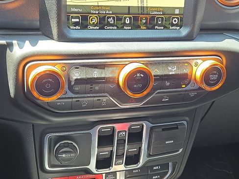 Used 2022 Jeep Gladiator Mojave w/ LED Lighting Group AWD/4WD image 28