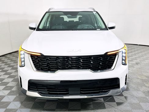 Used 2025 Kia Sorento S FWD image 8