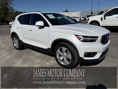 Used 2021 Volvo XC40 T5 Momentum w/ Premium Package