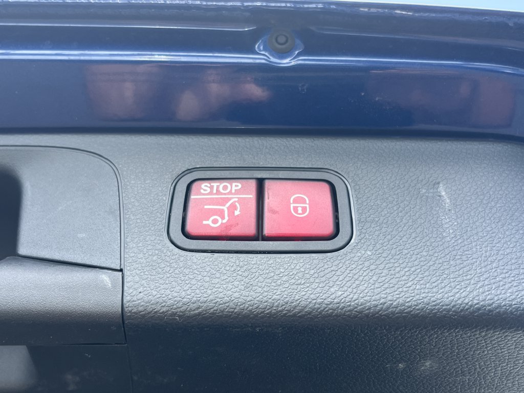 Used 2021 Mercedes-Benz GLC 300 w/ Driver Assistance Package image 8