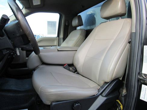 Used 2020 Ford F550 4x4 Regular Cab Super Duty image 27