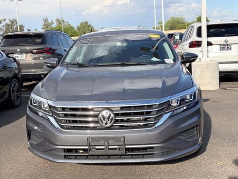 Used 2022 Volkswagen Passat 2.0T SE FWD image 2