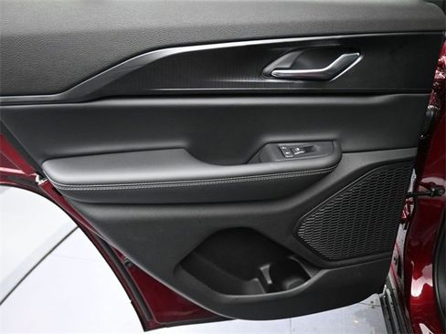 New 2025 Jeep Grand Cherokee Altitude image 38