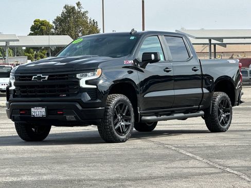 Used 2023 Chevrolet Silverado 1500 LT Trail Boss w/ LT Trail Boss Premium Package AWD/4WD image 7