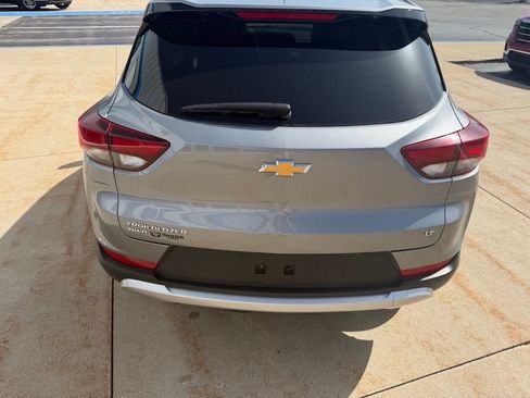 Used 2025 Chevrolet TrailBlazer LT AWD/4WD image 4