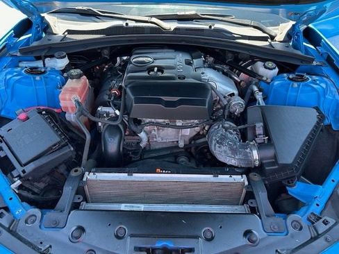 Used 2022 Chevrolet Camaro LT RWD image 9