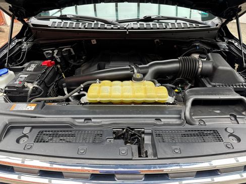 Used 2020 Ford Expedition XLT w/ Equipment Group 202A AWD/4WD image 32