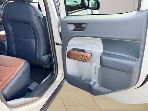 Used 2024 Ford Maverick Lariat FWD image 10