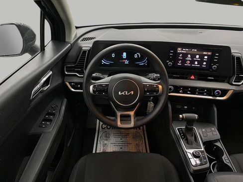 Used 2025 Kia Sportage LX image 13