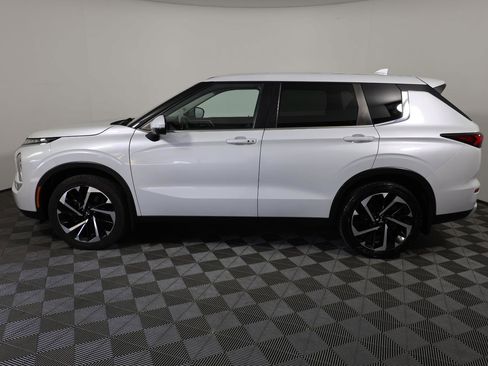 Used 2022 Mitsubishi Outlander SE AWD/4WD image 7