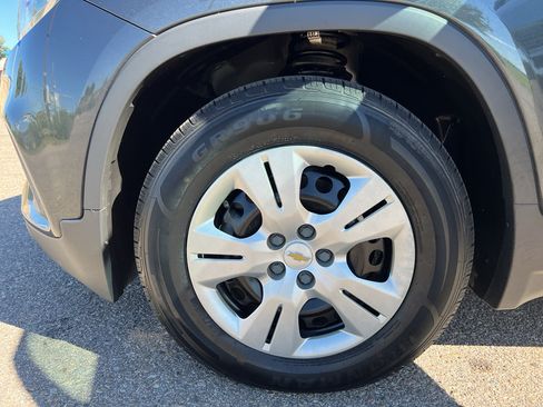 Used 2019 Chevrolet Trax LS w/ LPO, Cargo Package FWD image 26