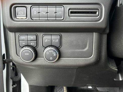 Certified 2021 Chevrolet Suburban RST image 18