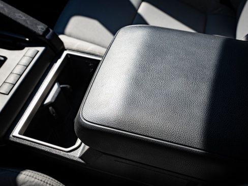 Used 2025 Toyota Tacoma SR5 image 33