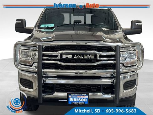 Used 2024 RAM 2500 Tradesman w/ Chrome Appearance Group AWD/4WD image 3