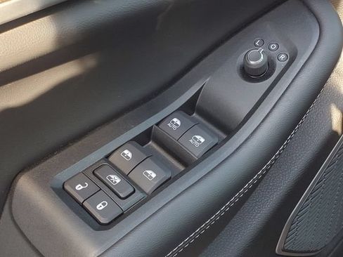 New 2026 Jeep Grand Cherokee L Limited AWD/4WD image 9