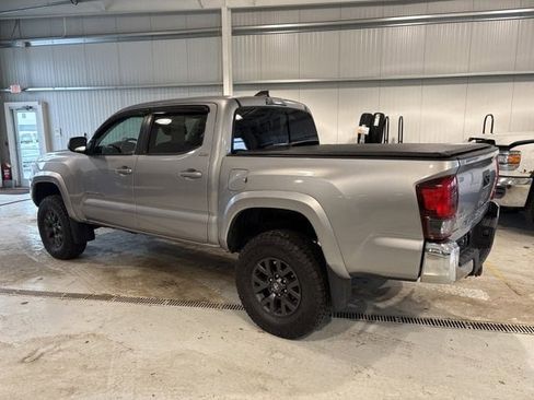 Used 2020 Toyota Tacoma SR5 image 3