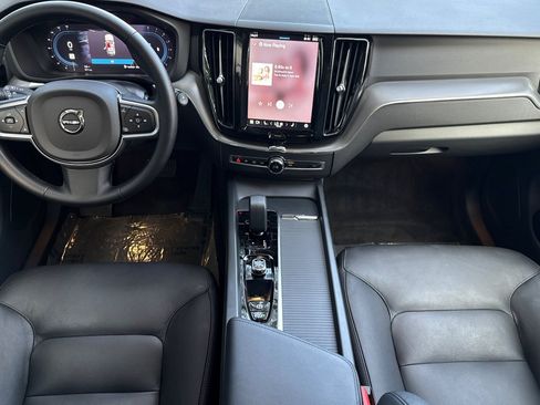 Used 2025 Volvo XC60 B5 Core image 16