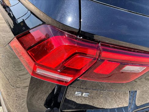 Used 2023 Volkswagen Tiguan SE image 28