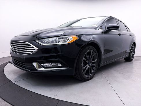 Used 2018 Ford Fusion SE w/ Equipment Group 201A image 10
