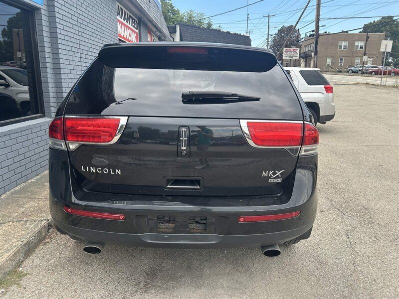 Used 2013 Lincoln MKX AWD image 3
