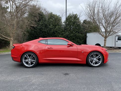 Used 2021 Chevrolet Camaro LT w/ RS Package image 10