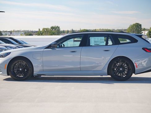 New 2026 BMW M5 Touring image 4