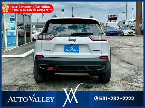 Used 2021 Jeep Cherokee Trailhawk image 6