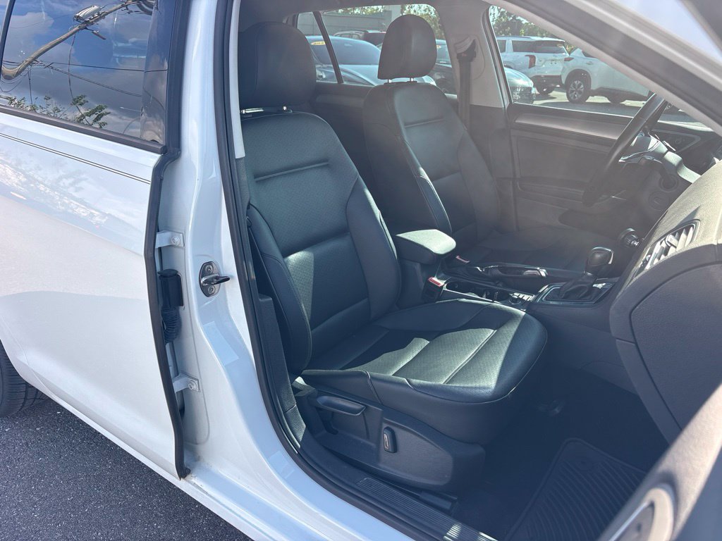 Used 2016 Volkswagen Golf SE FWD image 19