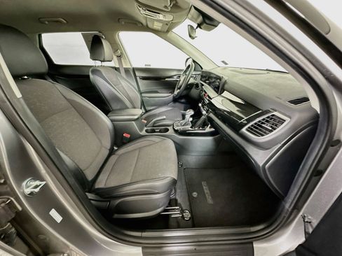 Used 2025 Kia Seltos S FWD image 30