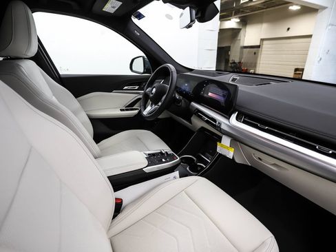 Used 2026 BMW X1 xDrive28i w/ Technology Package AWD/4WD image 30