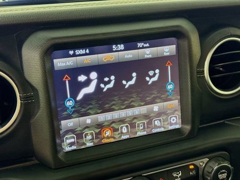 Used 2021 Jeep Gladiator Overland w/ Popular Equipment Package AWD/4WD image 20