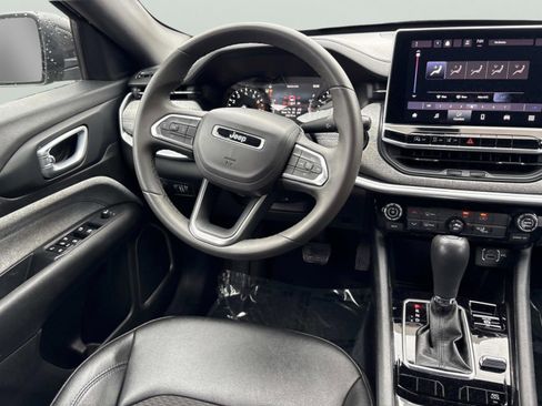 Used 2024 Jeep Compass Latitude w/ Altitude Special Edition image 12