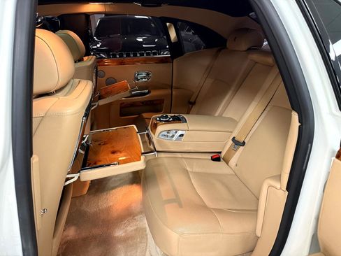 Used 2011 Rolls-Royce Ghost Sedan image 31