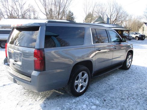 Used 2019 Chevrolet Suburban LT image 5