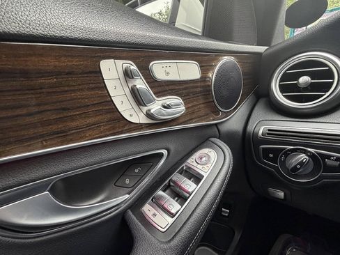 Used 2019 Mercedes-Benz C 300 4MATIC Sedan image 24