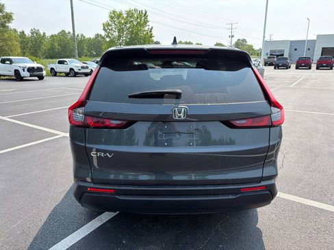 Used 2025 Honda CR-V EX image 5