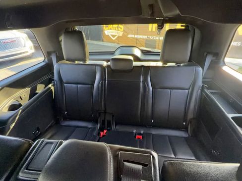 Used 2018 Ford Expedition XLT w/ Equipment Group 202A AWD/4WD image 33