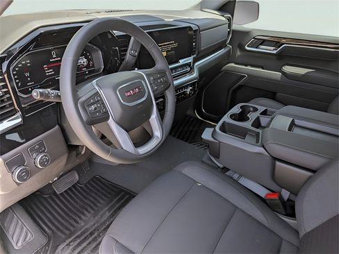 Used 2025 GMC Sierra 1500 Elevation image 11