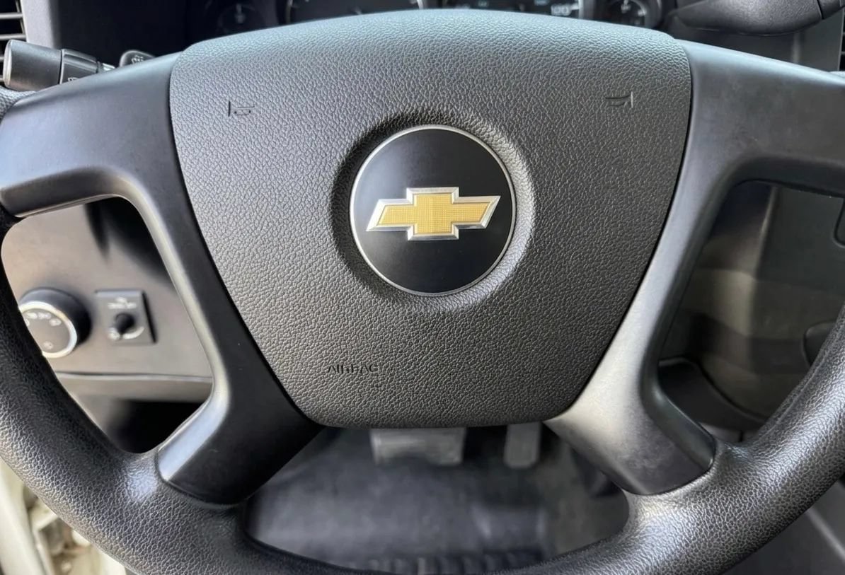 Used 2013 Chevrolet Express 2500 RWD image 27