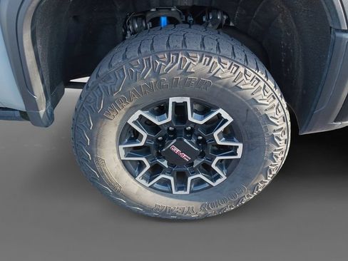 Used 2024 GMC Sierra 2500 AT4X AWD/4WD image 16