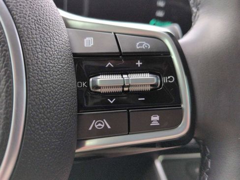 Used 2025 Kia Carnival SX Prestige FWD image 27