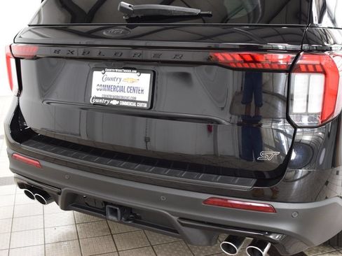 Used 2025 Ford Explorer ST w/ Sun And Sound Package AWD/4WD image 16