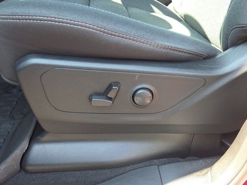 Used 2025 RAM 1500 Big Horn AWD/4WD image 17