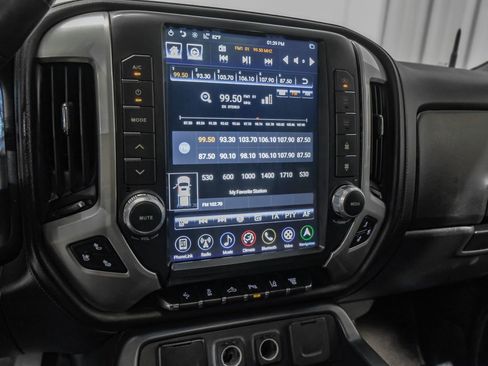 Used 2018 GMC Sierra 3500 Denali w/ Duramax Plus Package image 23