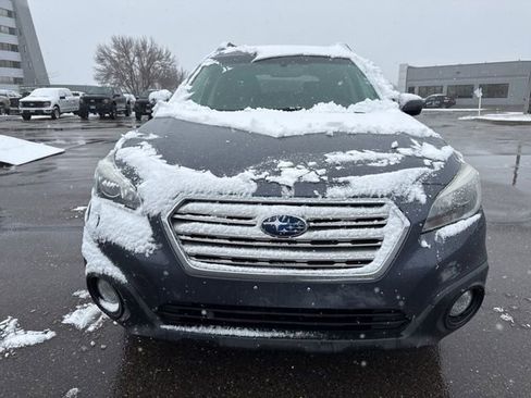 Used 2017 Subaru Outback 2.5i Premium image 5