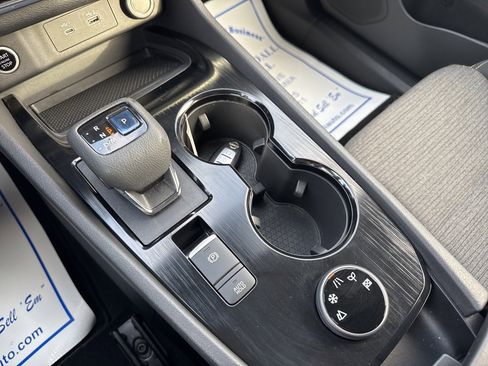 Used 2022 Nissan Rogue SV image 23