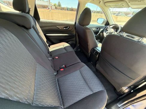 Used 2019 Nissan Rogue SV AWD/4WD image 15