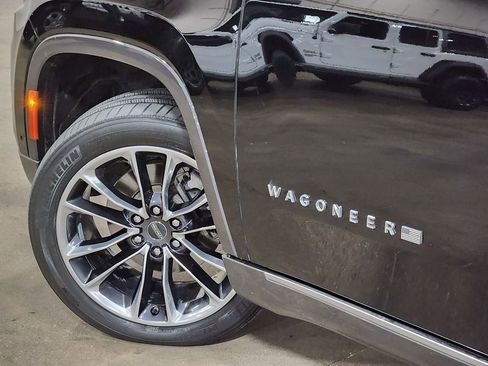 Used 2022 Jeep Wagoneer Series III w/ Premium Group I image 23