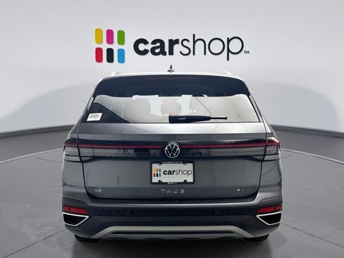 Used 2025 Volkswagen Taos SE AWD/4WD image 4