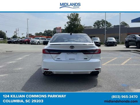 Used 2025 Toyota Camry XSE FWD image 5